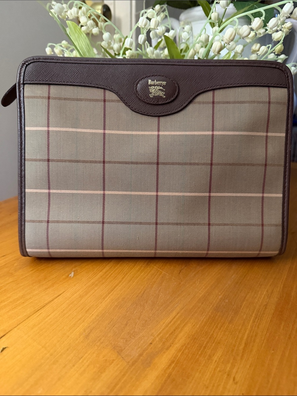 Burberrys’ Clutch Checked Graphic Vintage Pouch Purse